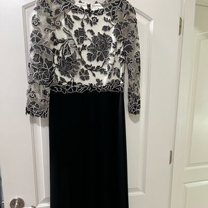 Tadashi black and white evening dress. Size 8 worn one time